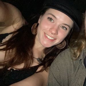 Meet your Posher, Claire